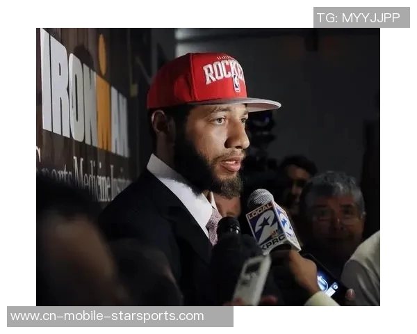 怀特分享与内线球员配合心得逐步磨合中收获乐趣与共同进步 怀特分享与内线球员配合心得逐步磨合中收获乐趣与共同进步