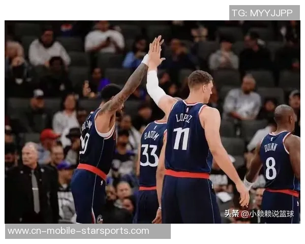 小卡坦言失误致惨败爵士首节狂轰43分防守漏洞显著 小卡坦言失误致惨败爵士首节狂轰43分防守漏洞显著