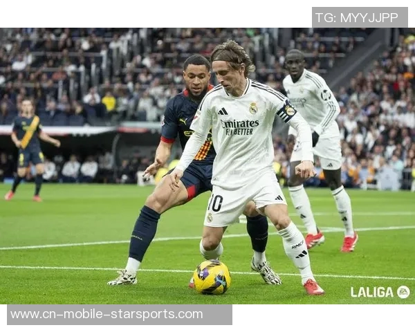 小贝林厄姆比赛表现不佳家庭观战气氛紧张引发关注 小贝林厄姆比赛表现不佳家庭观战气氛紧张引发关注