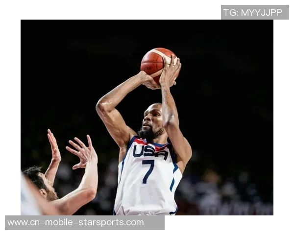 杜兰特首节火力全开半场表现抢眼助力球队进攻展现领袖风范